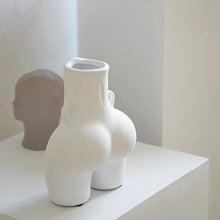 Load image into Gallery viewer, Domina Vase

